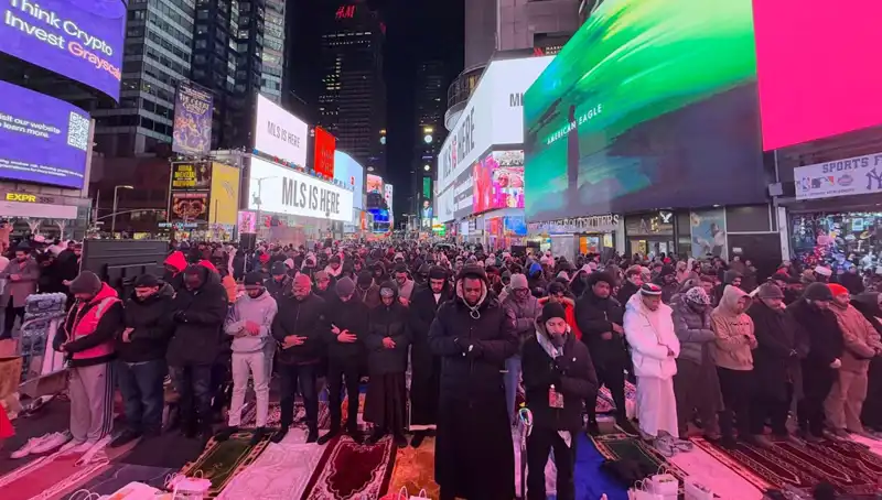 New York Times Meydanı’nda Yapılan Teravih Namazı: Bir Ruhsal Birliktelik