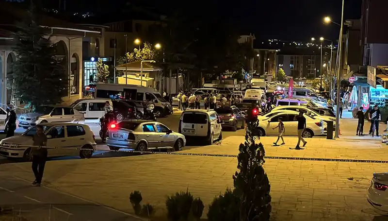 Aileler Arasındaki Tartışma Kanlı Bitti: 1 Ağır Yaralı, 3 Yaralı