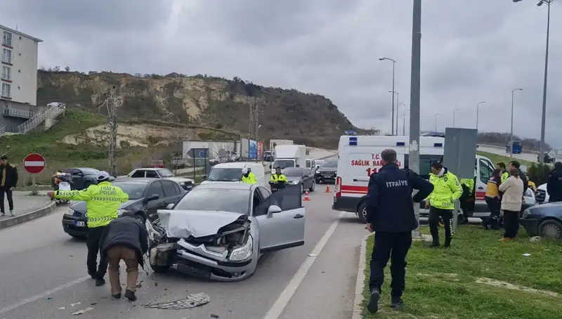 Sinop'ta Korkutan Trafik Kazası: Yaralılar Hayat Mücadelesi Veriyor!