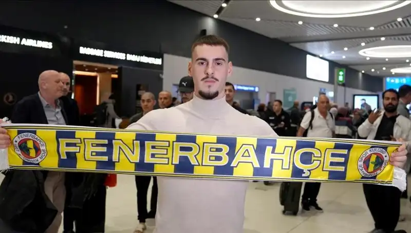 Fenerbahçe’nin Genç Yıldızı Mimovic’in Lisansı Çıkarıldı, Yeni Dönem Başlıyor!