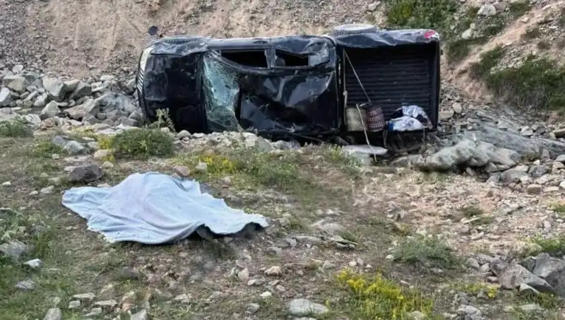 Gümüşhane'de Feci Trafik Kazası: Bir Hayat Kaybedildi, Beş Kişi Yaralandı