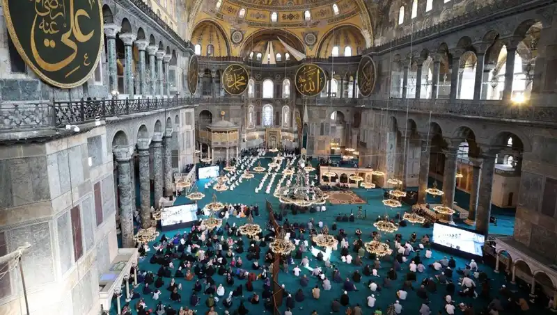 Ayasofya'nın Kapısını Kıran Sanığa Hapis Cezası: Tutukluluğuna Dair Son Gelişmeler