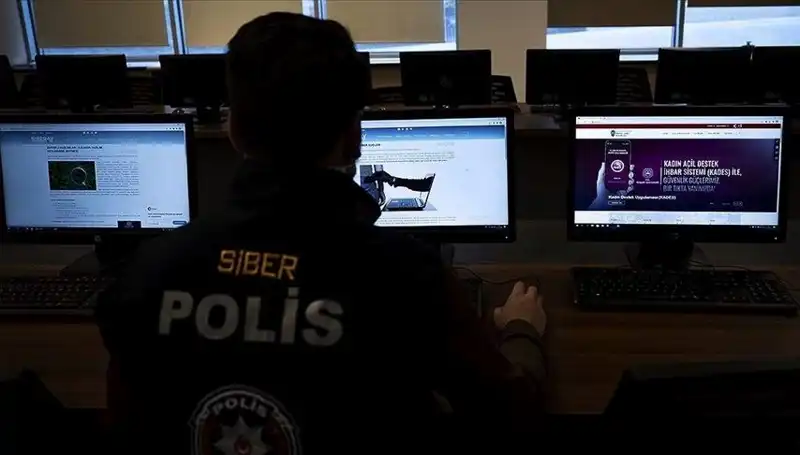 Sahte Linklerle Büyüleyen Dolandırıcı Çetesi Çökertildi