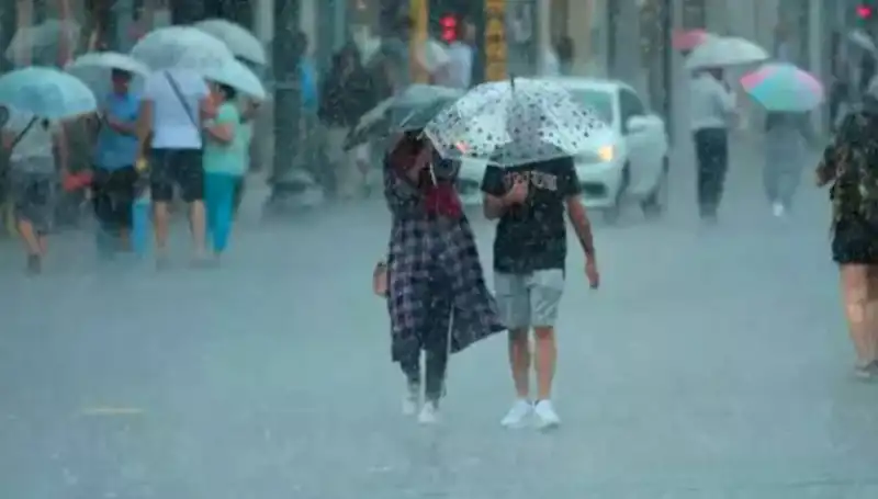Meteoroloji’den Çifte Uyarı: Yangın Bölgesine Rüzgar, İstanbul’a Sağanak Geliyor