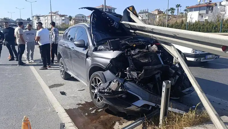 Kazayı Önlemek İçin Bariyerlere Çarptı: Korkunç Anların Hikayesi