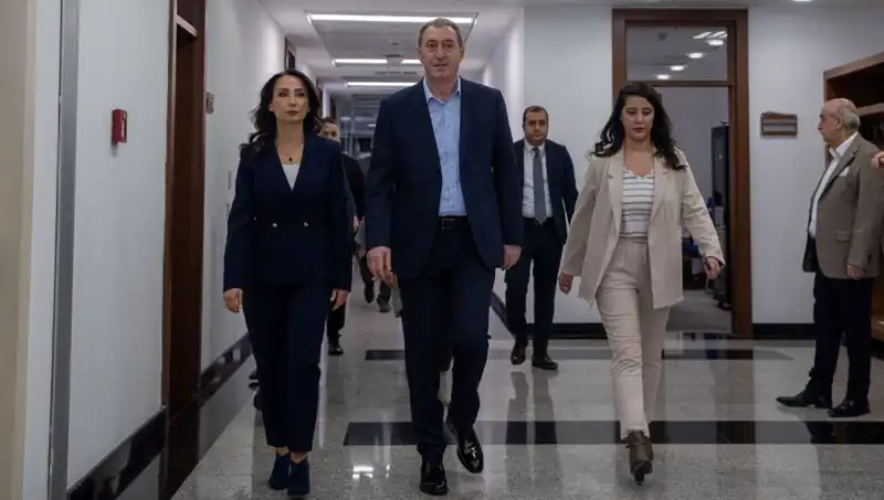 DEM Parti Heyeti, Siyasi Parti Turu ile Yeni Anlaşmalar için Yola Çıkıyor