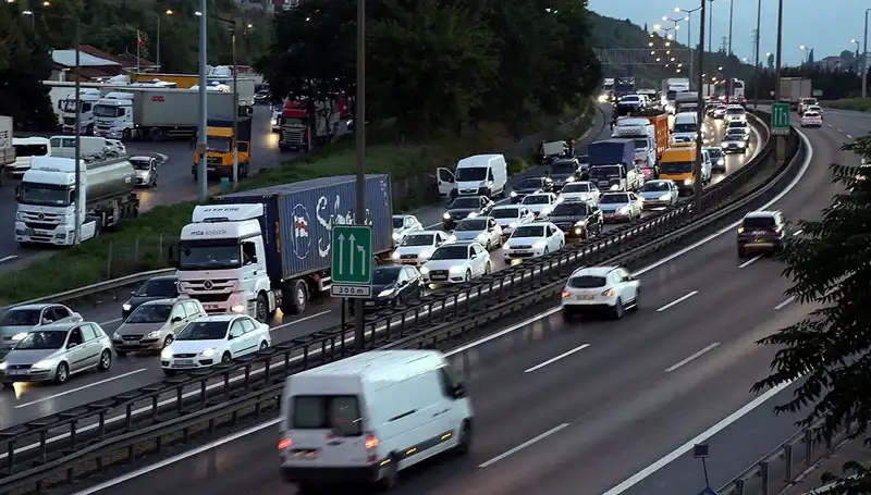 Bayram Yolculukları İçin Yoğun Trafik Önlemleri Başladı