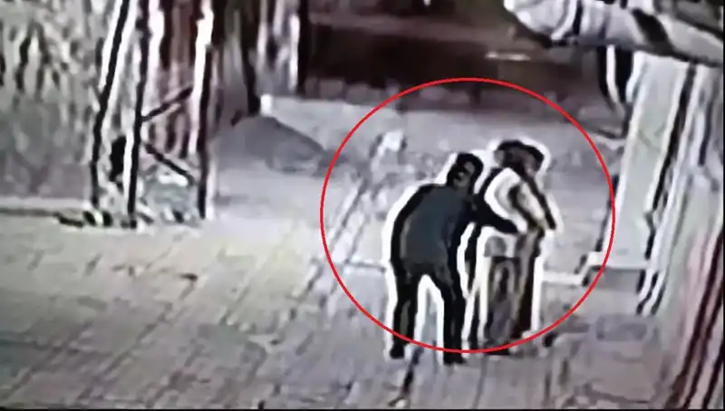 Polisler Pazarcı ve Simitçi Kılığına Girdi: Kapkaççılara Şok Operasyon