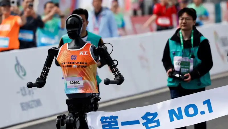 İnsanların Yerini Alan Çinli Robotlar Maratonda Fark Yaratıyor