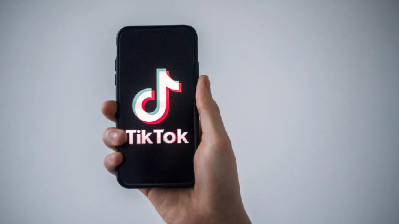 TikTok Gençlere Güzellik Filtresi Kısıtlaması Getiriyor: Ruh Sağlığı Öncelikli