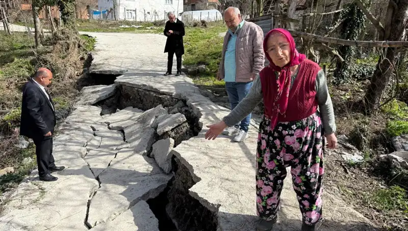 130 Haneli Mahallede Heyelan Tehlikesi: Yolu Çöken Bölge Neler Yaşadı?