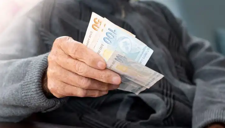 Emekli İkramiyesi 4 Bin Lira Olacak: Genel Kurul'da Tarihi Teklif Bekleniyor!