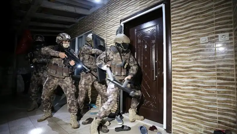 Türkiye'de Suç Örgütlerine Ağır Darbe: 158 Şüpheli Yakalandı