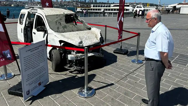 Tarihin Karanlık Yüzü: 15 Temmuz Gece'sinde Tankların Ezdiği Otomobiller Sergileniyor