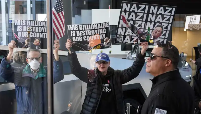 Elon Musk’a büyük protesto: Trump dönemindeki rolü sorgulanıyor