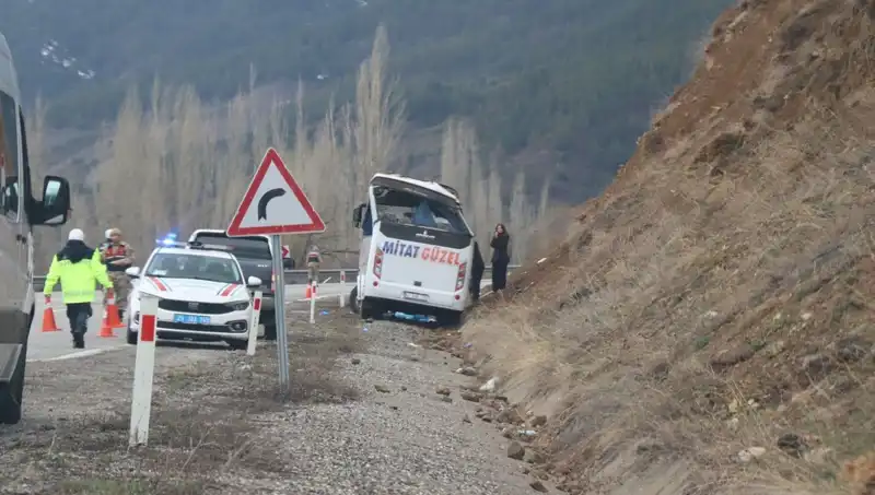 Oltu’da İşçi Servisi Aracının Kazasında Yaralı Sayısı Artıyor