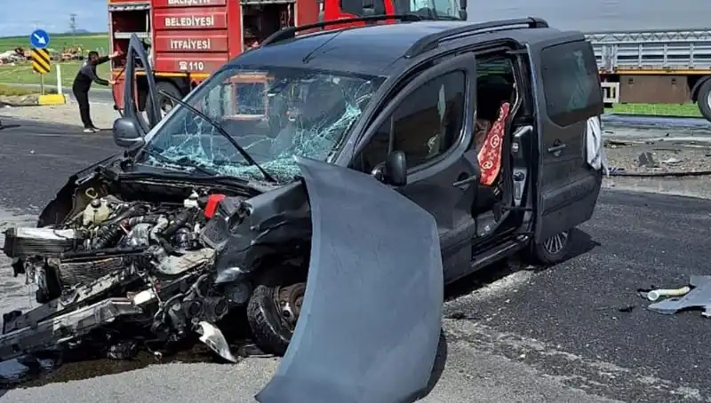 Ankara Yolu'nda Feci Kaza: Üç Kişi Yaralandı!