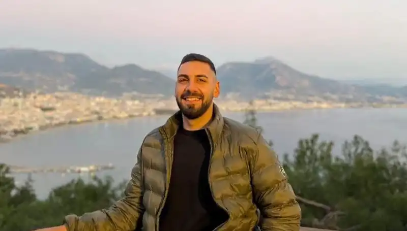 Parkta Silahlı Çatışma: Bir Kişi Hayatını Kaybetti, Diğeri Yaralı
