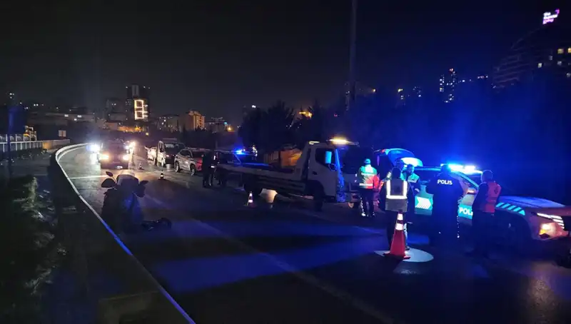 TEM Otoyolu'nda Şok Edici Kaza: Yatan Kişiyi Sürükleyen Araçlar