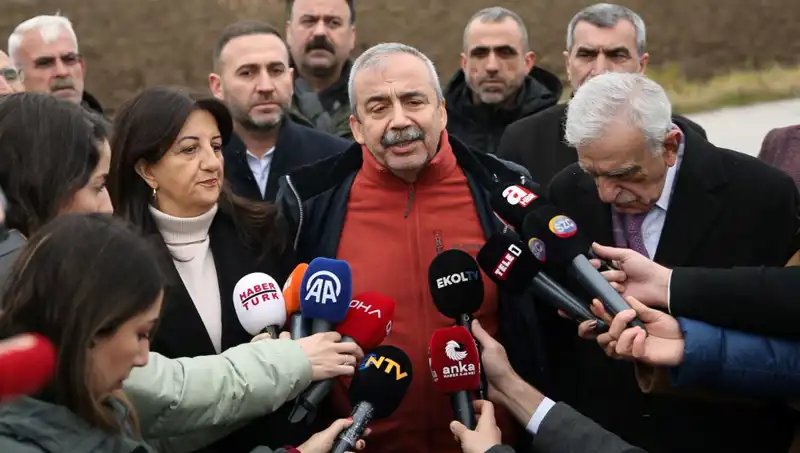 İmralı'dan Tarihi Açıklama: Öcalan'ın Mesajı ne Anlama Geliyor?