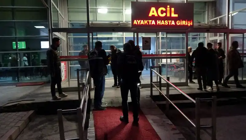 Hastane Acil Servisinde Silahlı Kavga: Şok Edici Anlar!