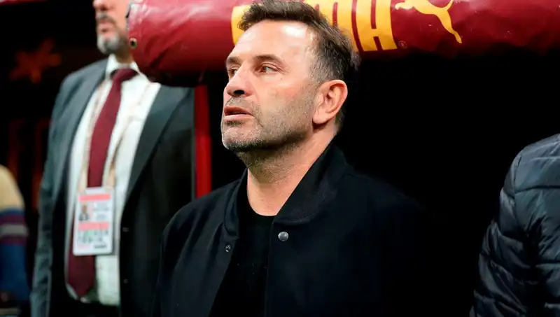 Galatasaray’da Okan Buruk, Kadroda Şaşırtan Tek Değişiklik Yaptı!
