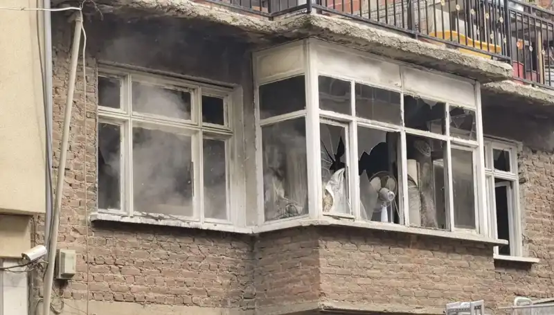 Bursa’da 2 Katlı Evde Çıkan Yangın, Mahalleyi Ayağa Kaldırdı!