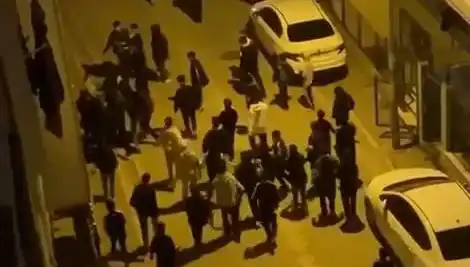 Esenyurt'ta Şok Sopalı Kavga: Mahalle Gençleri Arasında Neler Oldu?