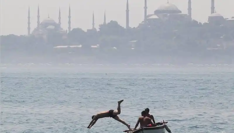 Aşırı Sıcaklarla Mücadele: Ülkemizi Bekleyen 44 Derece Tehlikesi