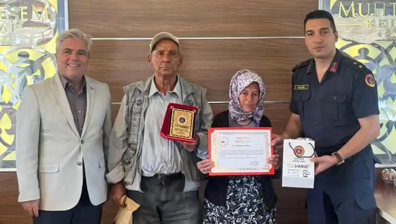 Jandarmaya Bağışlanan Tek Varlık: Duygusal Bir Harekete Tanıklık