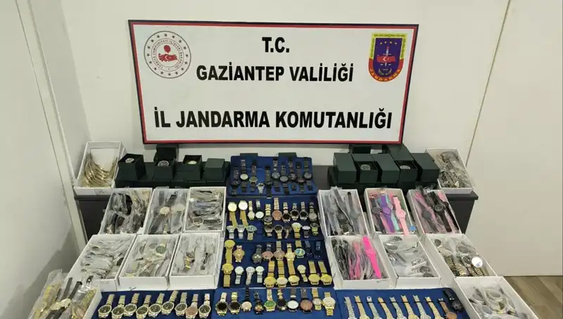 Gaziantep'te Organize Operasyonla Ele Geçirilen Kaçak Saatlerin Değeri 3 Milyon Lira