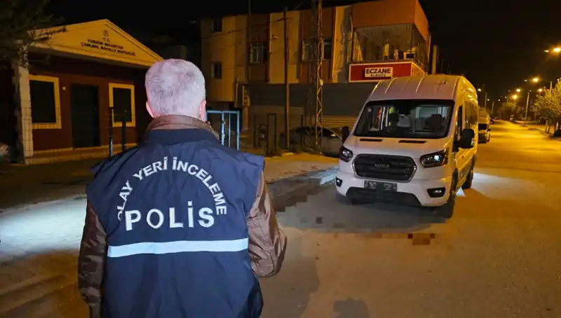 Kebapçıda Şok Eden Olay: Arkadaşını Boynundan Bıçakladı