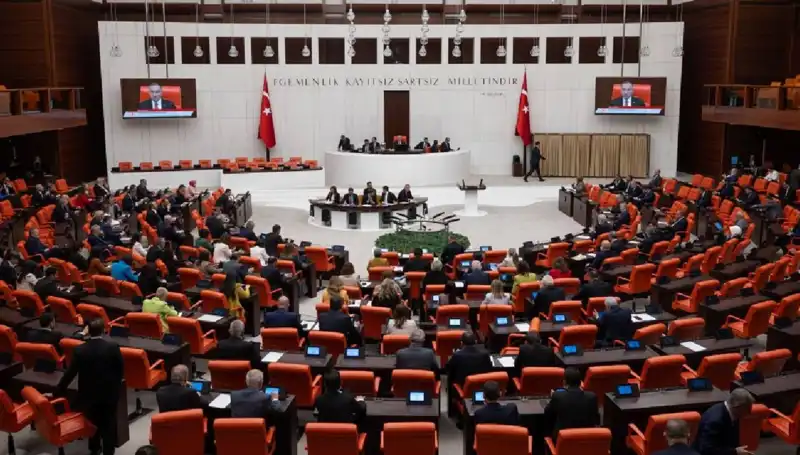 Türkiye'de 10'uncu Yargı Paketi Meclis'ten Geçti: Hukukta Devrim Neler Getiriyor?