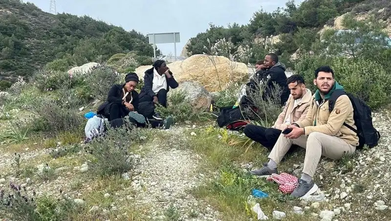 Düzensiz Göçmen Operasyonu: İki İl'de 20 Kişi Yakalandı