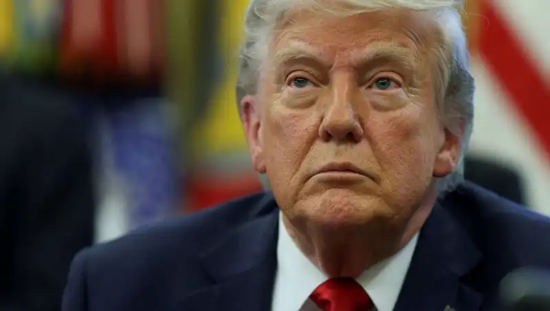 Trump'ın Şok Açıklamaları: "Kendimi Hem Ülkenin Hem Dünyanın Lideri Olarak Görüyorum"