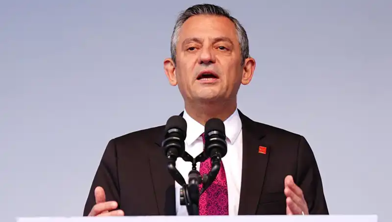 Özel’den Komutanların Dava Kararına Tepkiler: Sürpriz Açıklama ve Tahrik Edici Yansımalar