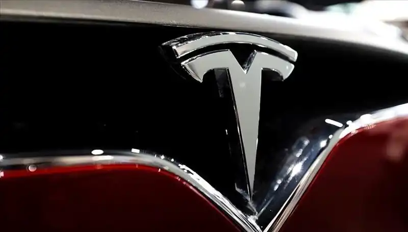 Tesla'da Ucuz Model Arayışı ve FSD Beklentisi: Neler Oluyor?