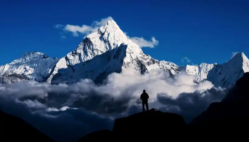 Everest Dağı'nda Devrim Niteliğinde Tırmanış Deneyimi Başlıyor