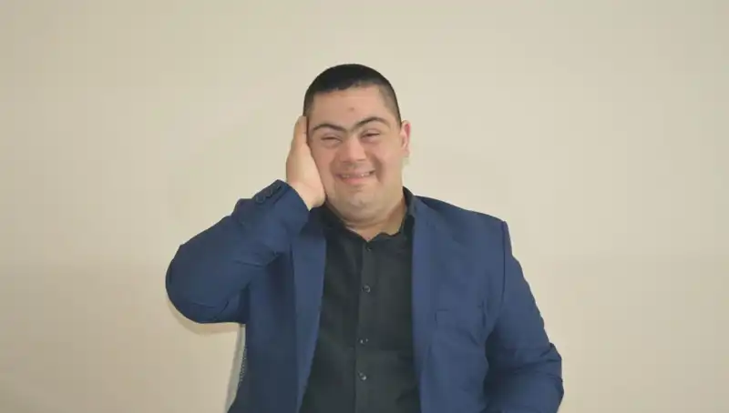 Down Sendromlu Erdinç'in Hayali: Müzikle Duyguları Harekete Geçirmek!