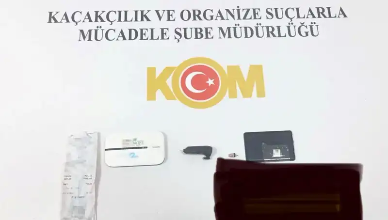 Ehliyet Sınavında Kopya Skandalı: Düzenekle Yakalındılar!