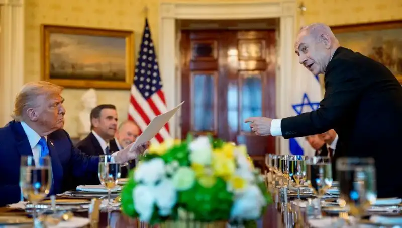 Beyaz Saray'da Tarihi Toplantı: Sadece Bir Madde Kaldı!