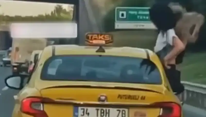 TEM Otoyolu'nda Taksilerin İçindeki Şaşırtıcı Manzara Gözler Önüne Serildi