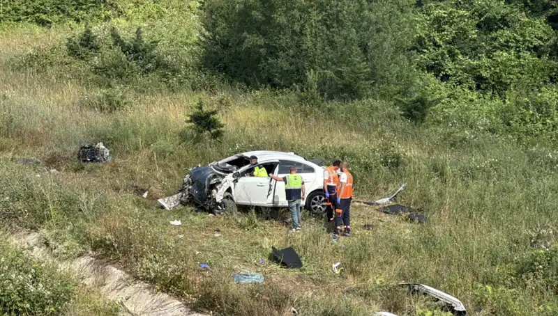 Kuzey Marmara Otoyolu’nda Dehşet Verici Kaza: Araç Şarampole Devrildi